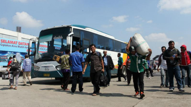 Pemudikan mulai berdatangan di Terminal Tirtonadi, Solo