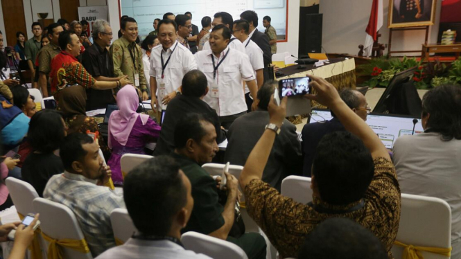 Saksi Prabowo Walkout Saat Rekapitulasi Suara di KPU