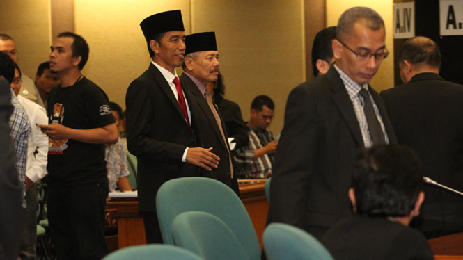 Kembali ke Balai Kota, Jokowi Langsung Ikut Rapat Paripurna