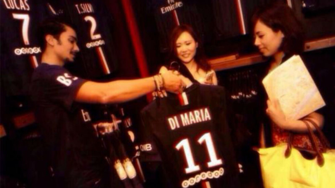 Jersey PSG bernama Di Maria mulai dijual di Paris