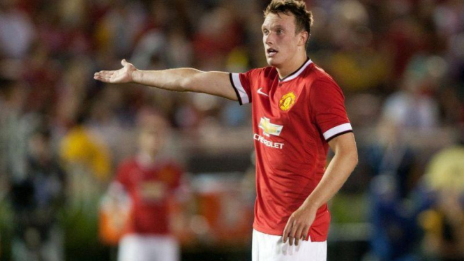 Bek Manchester United, Phil Jones.