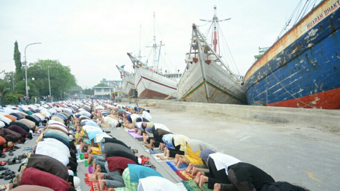 Sholat Ied 1435H di Pelabuhan Sunda Kelapa