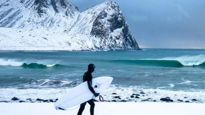 Arctic Surfer, selancar perairan es