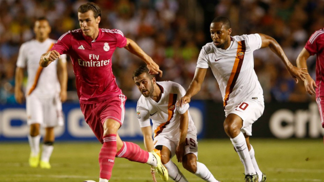 Gareth Bale dibayangi Seydou Keita dan Miralem Pjanic