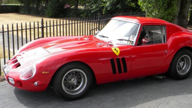 Ferrari GTO 250 replika yang dijual mahal.