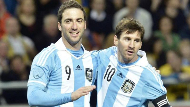 Gonzalo Higuain dan Lionel Messi. 