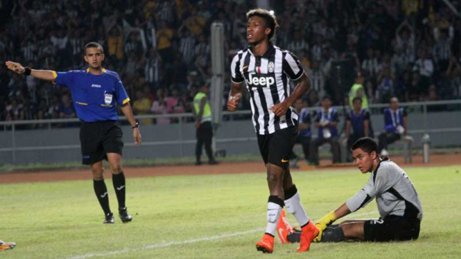 Juventus Kalahkan ISL All Stars 8-1