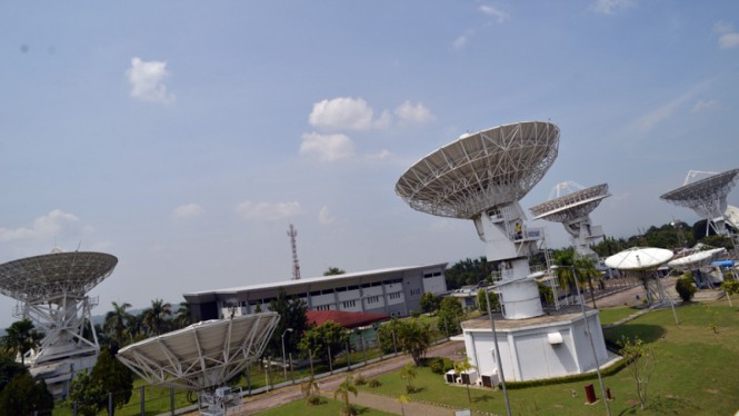 Antena JAH-5A di Areal Satelit Bumi Indosat Jatiluhur