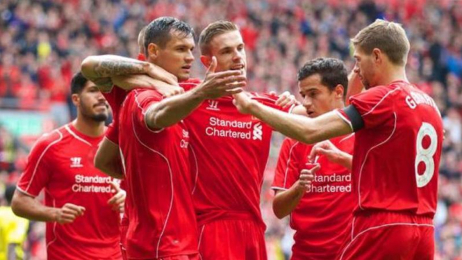 Pemain Liverpool merayakan gol Dejan Lovren