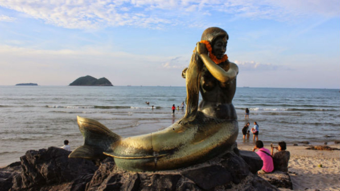 Patung putri duyung di Samila Beach, Thailand.