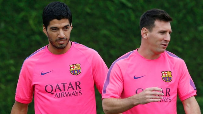 Luis Suarez dan Lionel Messi menjalani latihan