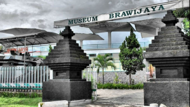 Menengok Sejarah Di Museum Brawijaya