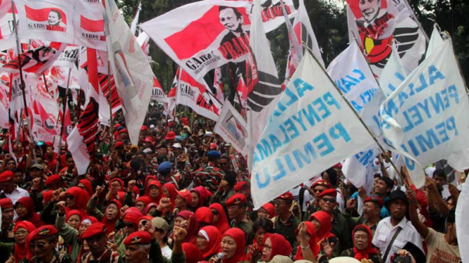 Sehari Jelang Putusan, Massa Prabowo-Hatta Berdemo di MK