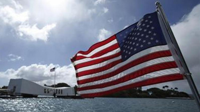 Bendera Amerika Serikat AS di Pearl Harbour Hawaii
