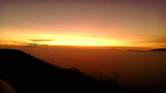 Mendaki Gunung Guntur di Garut