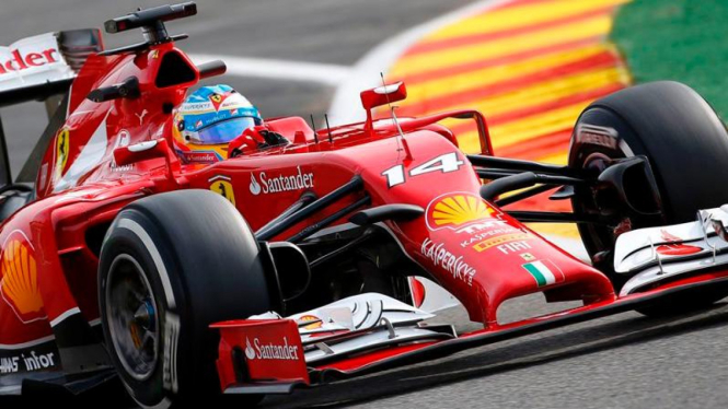 Aksi pembalap Ferrari, Fernando Alonso di sirkuit Spa-Francorchamps.