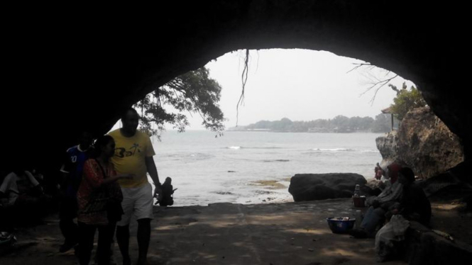 Pantai Karang Bolong, Anyer