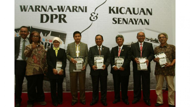 Peluncuran dua buku kegiatan DPR berjudul Warna-warni DPR & Kicauan Senayan