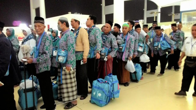 Jemaah Haji Indonesia Kloter Pertama