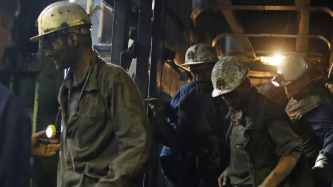 Pekerja di tambang batubara Raspotocje
