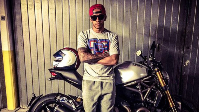 Lewis Hamilton pamer Ducati