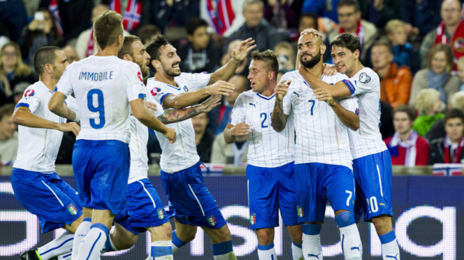 Pemain Italia merayakan kemenangan lawan Norwegia