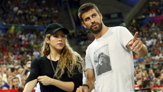 Shakira dan bek Barcelona, Gerard Pique.