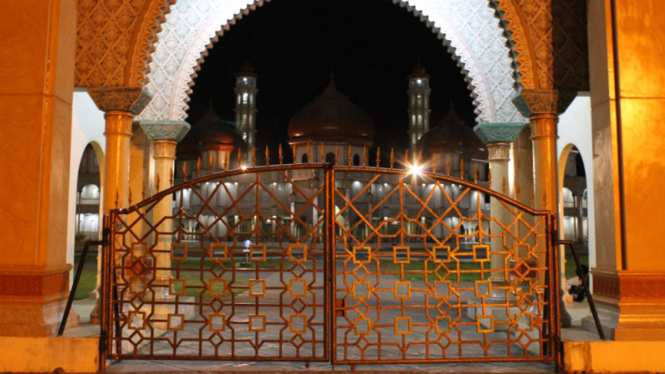 Masjid Agung Baitul Makmur Meulaboh