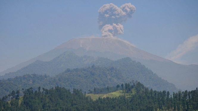 Gunung Slamet di Jawa Tengah