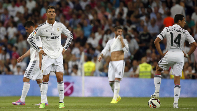 Pemain Real Madrid Cristiano Ronaldo dan Javier Chicharito Hernandez