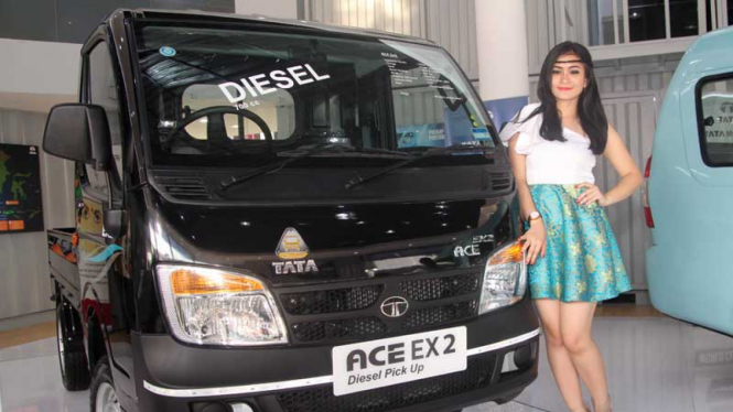 Tata Motors Pamerkan Angkot di IIMS 2014