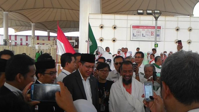 Menteri Agama Menemui Jemaah di Bandara King Abdul Aziz