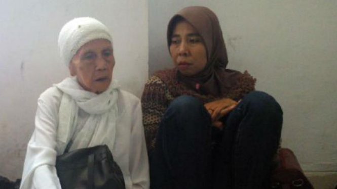 Fatimah (kiri), wanita berusia 90 tahun yang digugat anaknya senilai Rp1 miliar
