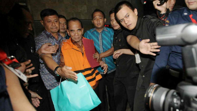 KPK Menahan Gubernur Riau dan Ketua DPW Asosiasi Kelapa Sawit Riau 