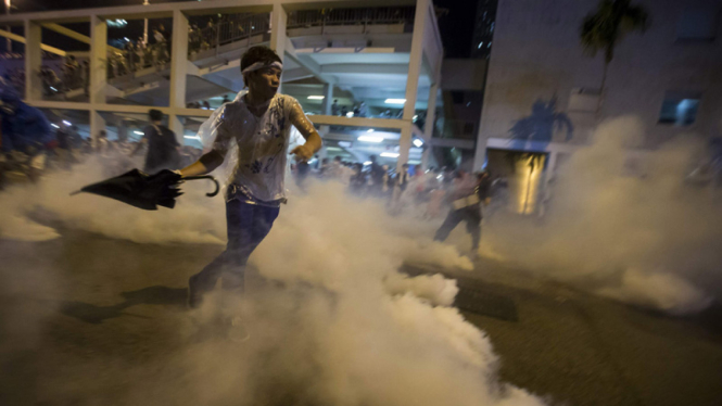 demo tuntut demokrasi penuh di hong kong