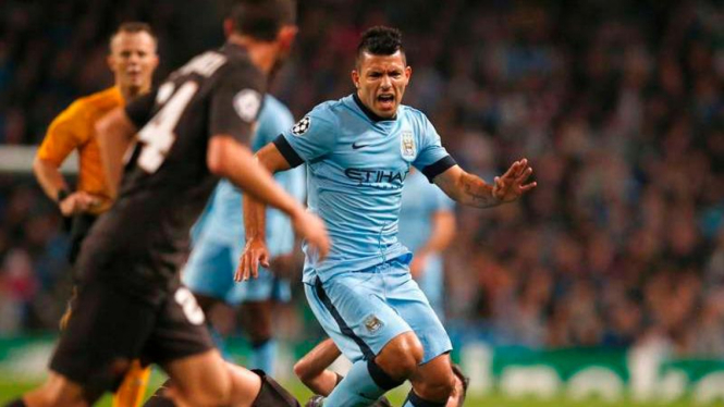 Penyerang Manchester City, Sergio Aguero pada laga kontra AS Roma