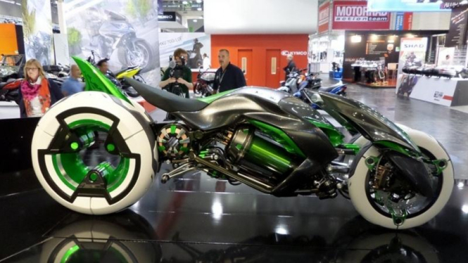 Kawasaki J-Concept yang dipamerkan di Intermot 2014.