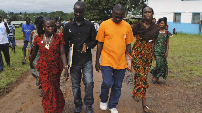 Empat penderita Ebola yang telah dinyatakan sembuh di Liberia, 3 Oktober.