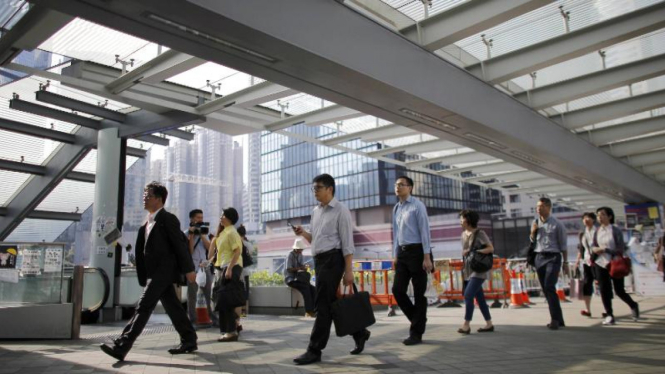 Pegawai pemerintah Hong Kong mulai kembali bekerja, Senin, 6 Oktober.