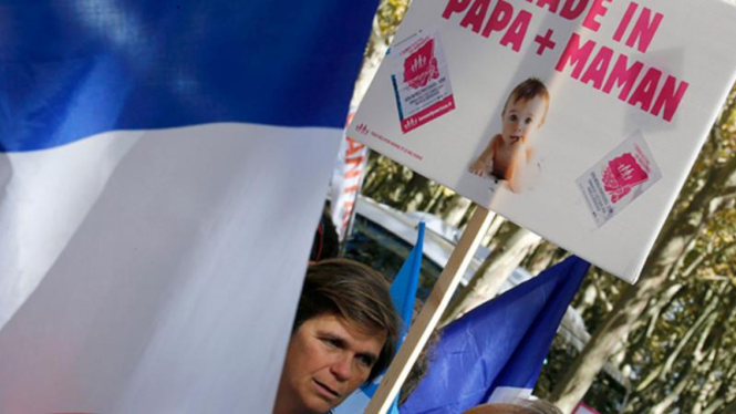 Aksi protes menentang pengaturan kehamilan di Paris, 5 Oktober