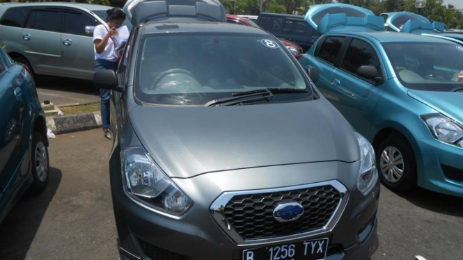 Datsun GO Panca Hatchback saat test drive di Semarang, Selasa (7/10).