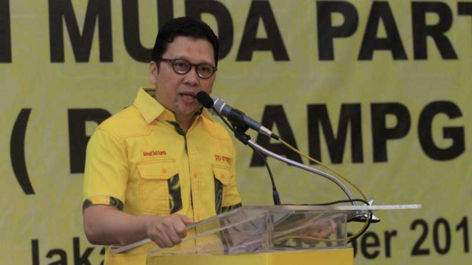 ARB Lantik Kader Muda Golkar