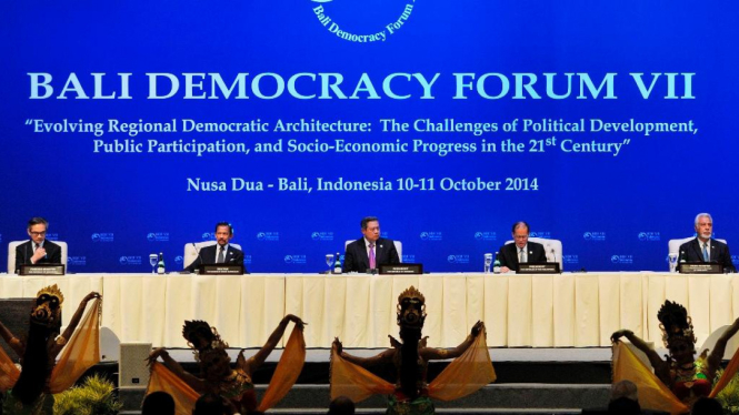 Presiden SBY bersama para pemimpin di Bali Democracy Forum 2014