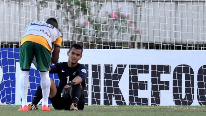 Kiper timnas Indonesia U-19, Ravi Murdianto, usai dikalahkan Australia
