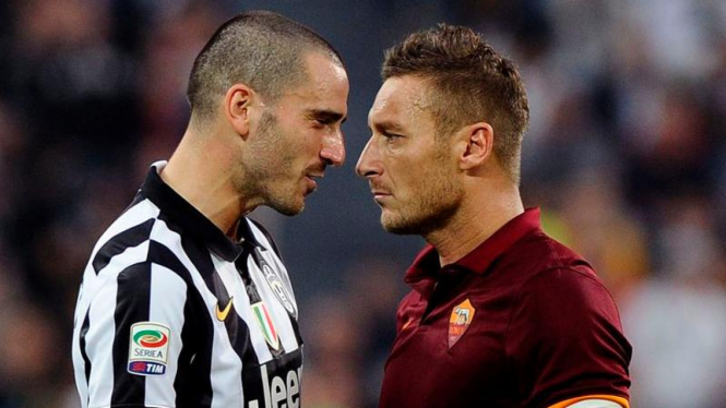 Pemain Juventus, Leonardo Bonucci, dan Francesco Totti