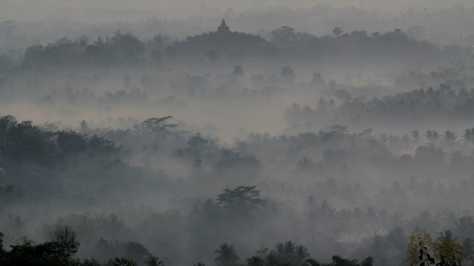 Punthuk Setumbu, Magelang.