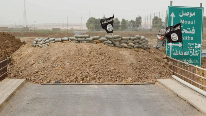 ISIS memblokade sebuah jembatan di Kirkuk