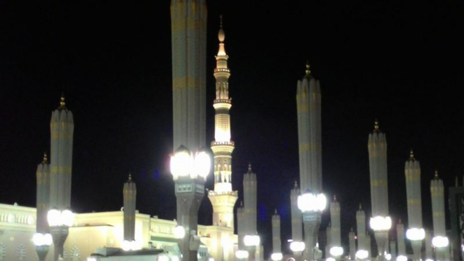 Masjid Nabawi di Madinah