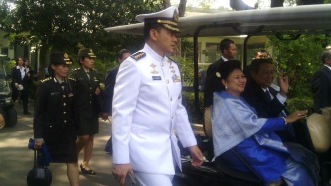 Mantan Presiden Susilo Bambang Yudhoyono dan istri di Istana Negara, Jakarta.