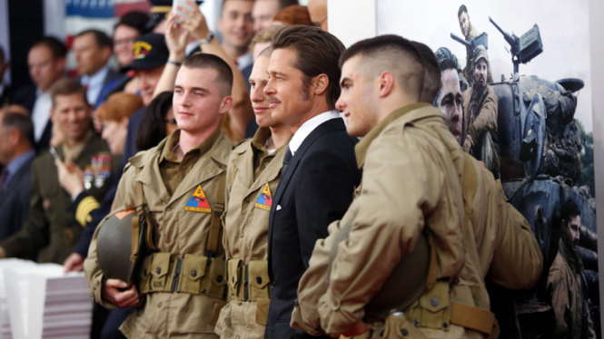 Brad Pitt bersama tentara AS dalam premier film Fury